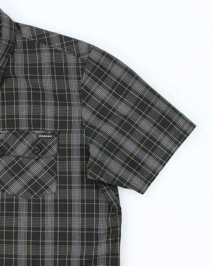 Vintage 00s Oakley Short Sleeve Shirt - L sold by Rokit product image thumbnail 4