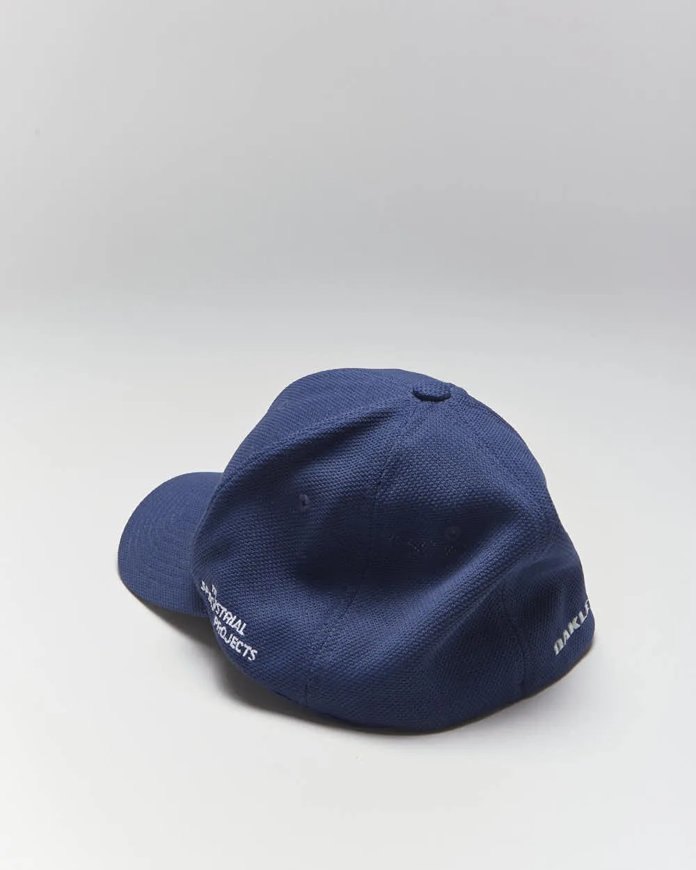 Vintage Oakley Baseball Cap - OS sold by Rokit product image thumbnail 2