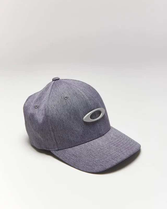 Vintage Oakley O Logo Fitted Cap - L/XL sold by Rokit