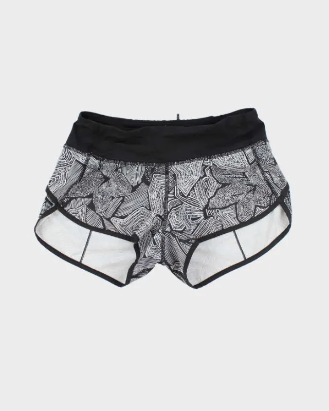 Lululemon Pattern Shorts - XS sold by Rokit
