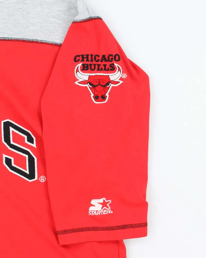 Vintage 90's Starter Chicago Bulls NBA 1/2 Sleeve T-Shirt - L sold by Rokit product image thumbnail 4