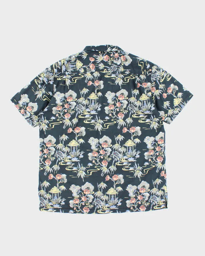 Vintage Tommy Bahama All Over Print Hawaiian Shirt - L sold by Rokit product image thumbnail 2