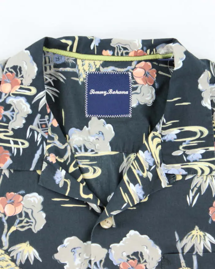 Vintage Tommy Bahama All Over Print Hawaiian Shirt - L sold by Rokit product image thumbnail 5