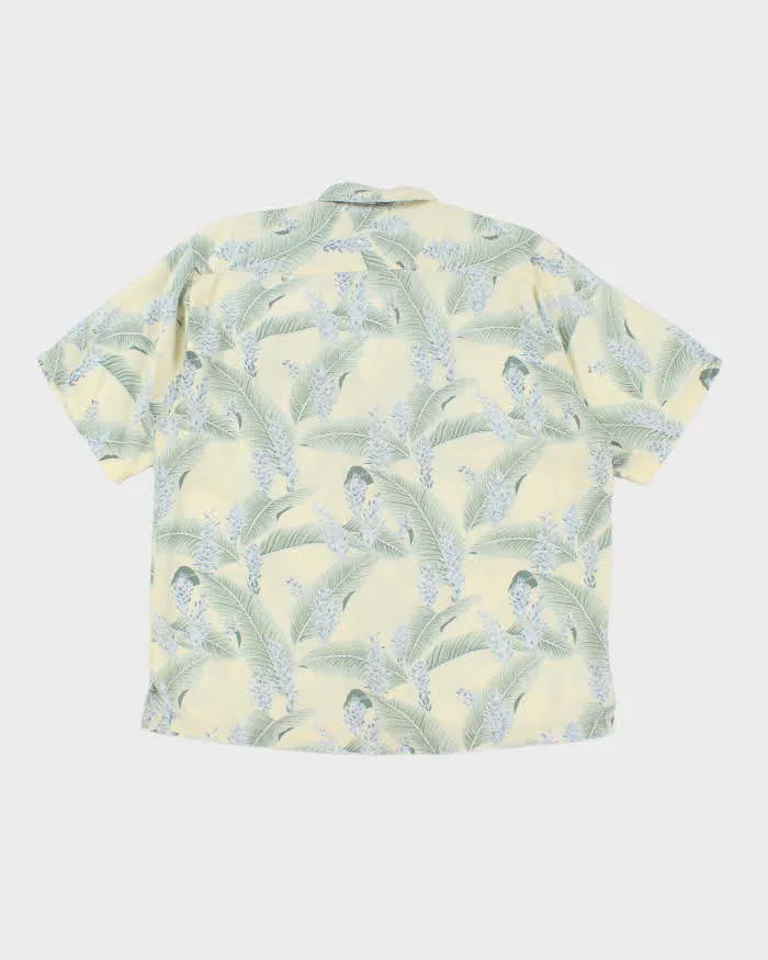 Vintage Tommy Bahama Patterned Lightweight Hawaiian Shirt - L sold by Rokit product image thumbnail 2