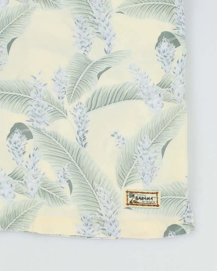 Vintage Tommy Bahama Patterned Lightweight Hawaiian Shirt - L sold by Rokit product image thumbnail 4