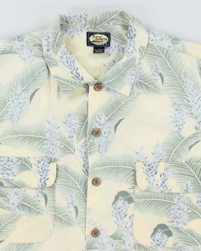 Vintage Tommy Bahama Patterned Lightweight Hawaiian Shirt - L sold by Rokit product image thumbnail 3