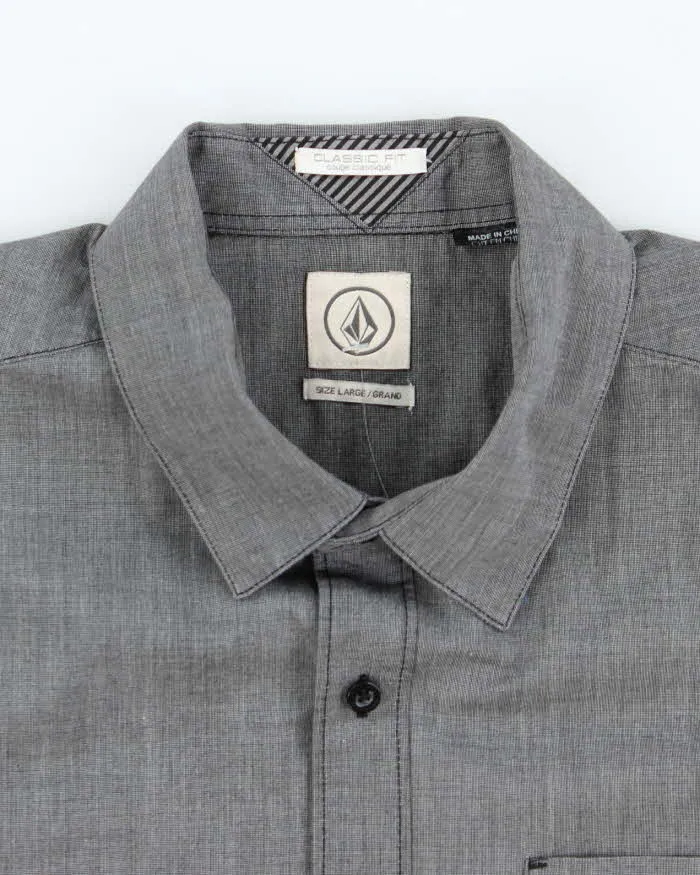 Vintage 00s Volcom Short Sleeve Shirt - L sold by Rokit product image thumbnail 5