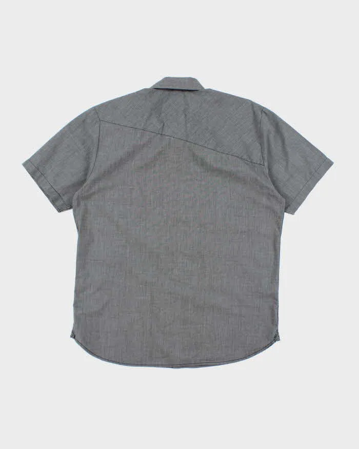 Vintage 00s Volcom Short Sleeve Shirt - L sold by Rokit product image thumbnail 2