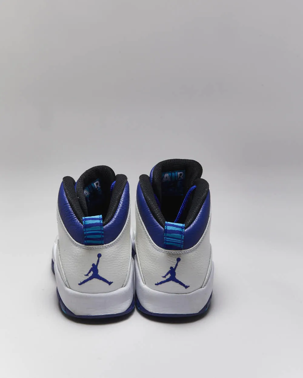 Air Jordan 10 Retro Charlotte Hornet Trainers - UK8.5 sold by Rokit product image thumbnail 4