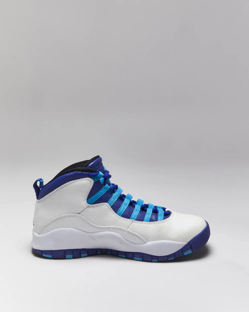 Air Jordan 10 Retro Charlotte Hornet Trainers - UK8.5 sold by Rokit product image thumbnail 2