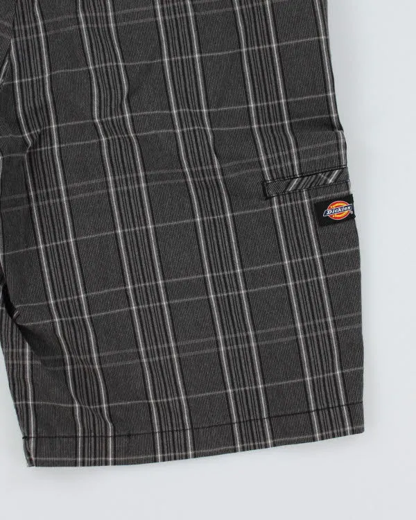 Vintage Dickies Baggy Patterned Shorts - W36 L12 sold by Rokit product image thumbnail 4