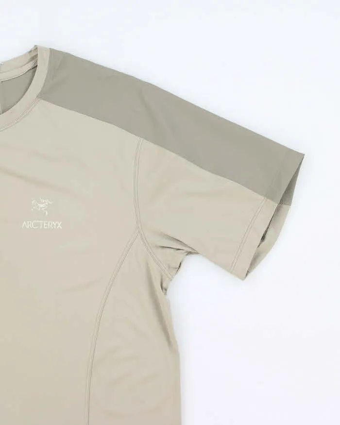 Vintage 2000's Arc'teryx Lightweight T-Shirt - S sold by Rokit product image thumbnail 4
