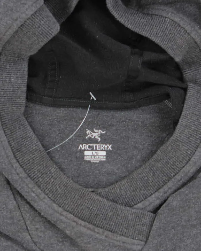 Vintage 2000's Arc'teryx Centre Logo Hoodie - L sold by Rokit product image thumbnail 5