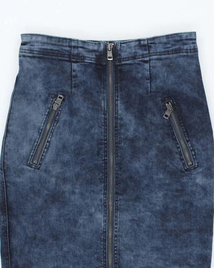 Vintage Y2K DKNY Heavyweight Zip Denim Skirt - M sold by Rokit product image thumbnail 3