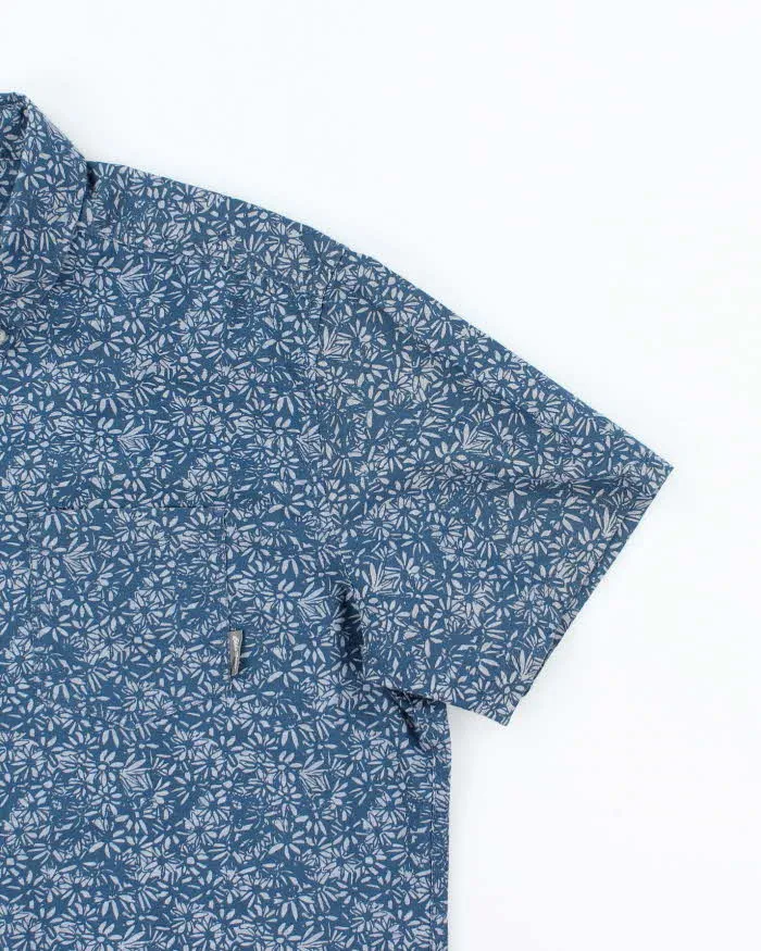Vintage 2000's Eddie Bauer Floral Patterned Button Up Shirt - L sold by Rokit product image thumbnail 4