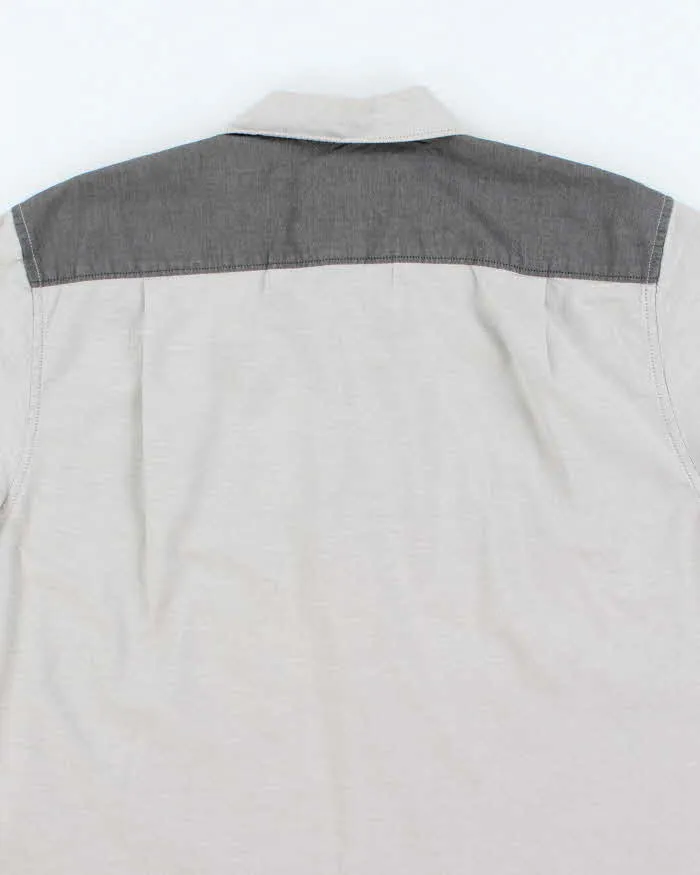 Vintage Y2K Guess Plain Short Sleeve Shirt - XL sold by Rokit product image thumbnail 4