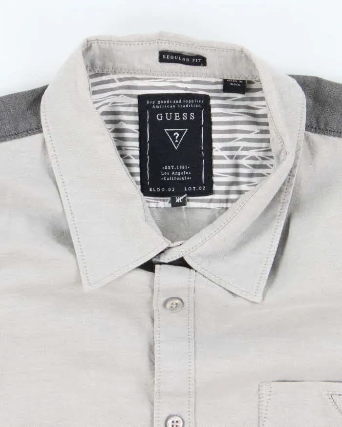 Vintage Y2K Guess Plain Short Sleeve Shirt - XL sold by Rokit product image thumbnail 5