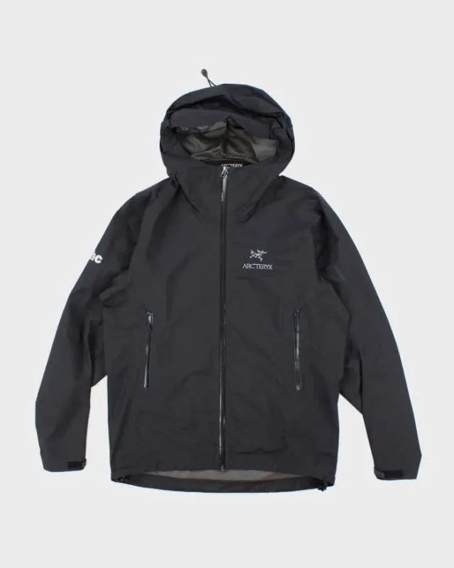 Vintage Arc'teryx Embroidered Gore-Tex Hooded Jacket - M sold by Rokit
