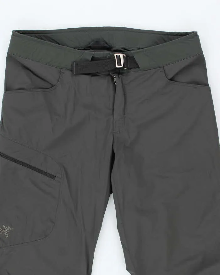 Vintage Arc'teryx Lightweight Slim Fit Utility Trousers - W32 L31 sold by Rokit product image thumbnail 3