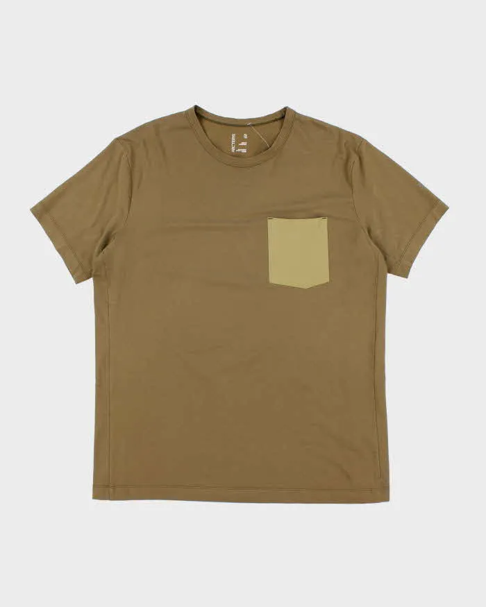 Vintage Arc'teryx Lightweight Pocket T-Shirt - XL sold by Rokit