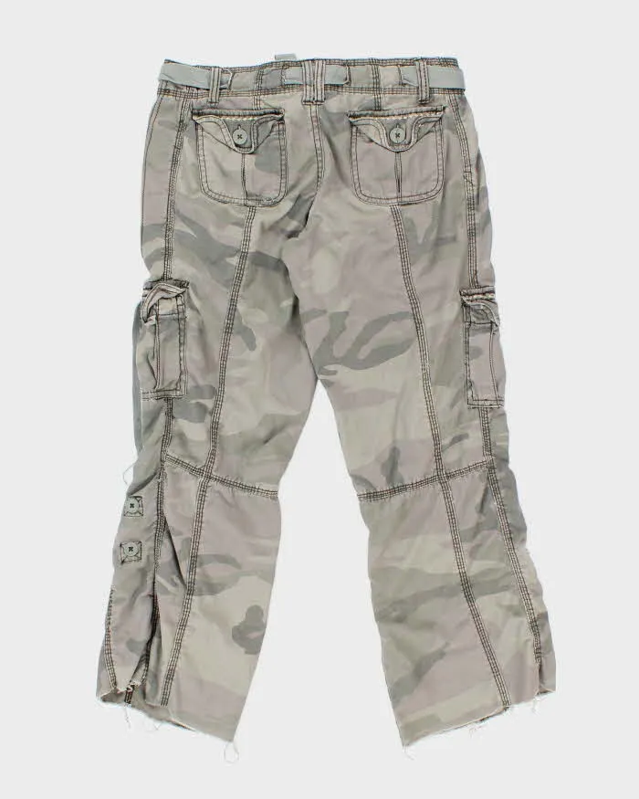 Vintage Y2k 00s No Boundaries Camouflage Cropped Trousers - W30 L26 sold by Rokit product image thumbnail 2