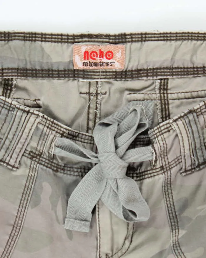 Vintage Y2k 00s No Boundaries Camouflage Cropped Trousers - W30 L26 sold by Rokit product image thumbnail 5