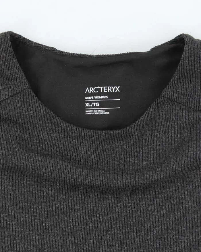 Vintage Arc'teryx Breathable Panelled Sweatshirt - XL sold by Rokit product image thumbnail 5