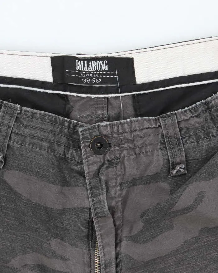 Vintage 2000's Billabong Black Camouflage Cargo Shorts - W32 L10 sold by Rokit product image thumbnail 5