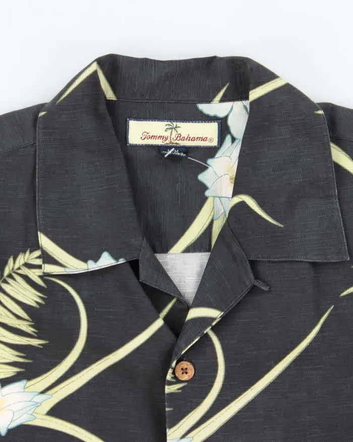 Vintage Tommy Bahama Silk Hawaiian Shirt - M sold by Rokit product image thumbnail 5