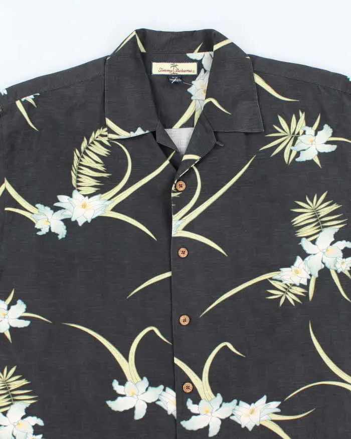 Vintage Tommy Bahama Silk Hawaiian Shirt - M sold by Rokit product image thumbnail 3