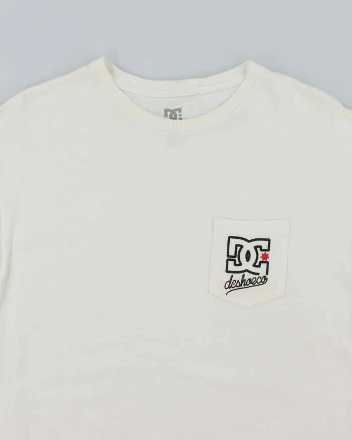 Vintage DC Shoe CO. Spell Out Pocket Graphic T-Shirt - L sold by Rokit product image thumbnail 3