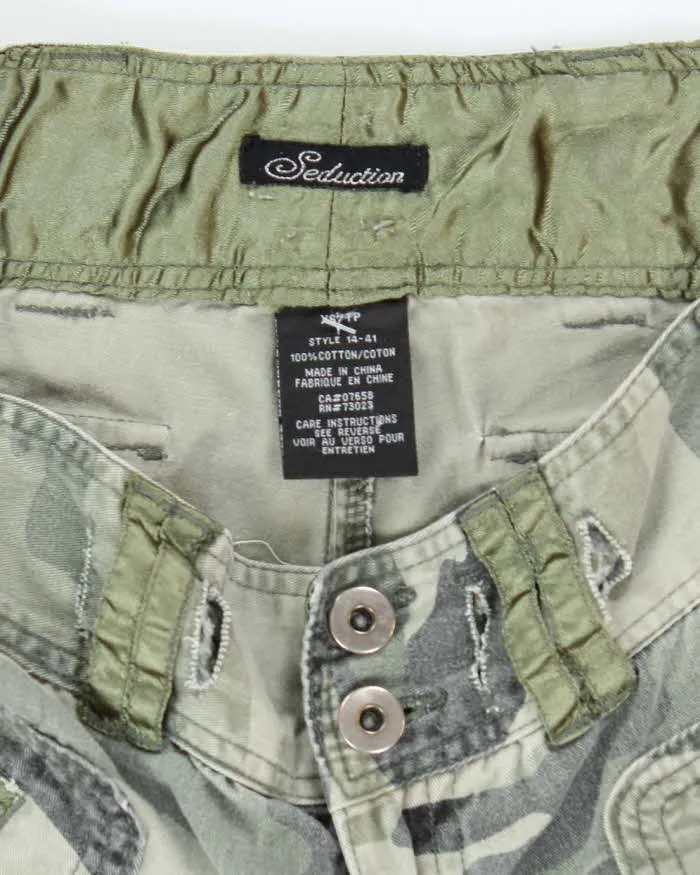 Vintage Y2k 00s Seduction Camouflage Cropped Trousers - W29 L27 sold by Rokit product image thumbnail 5