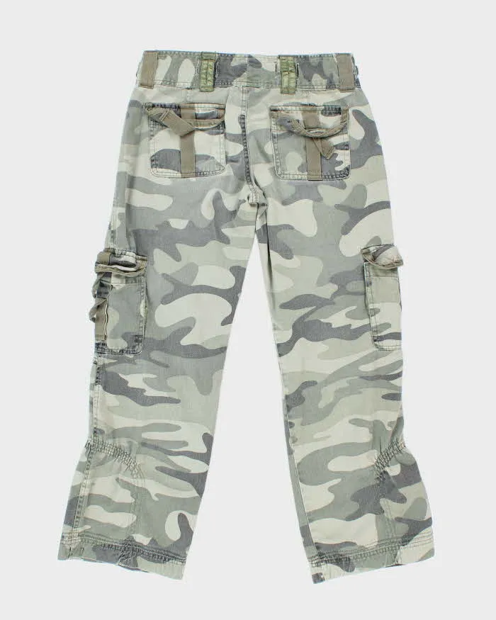 Vintage Y2k 00s Seduction Camouflage Cropped Trousers - W29 L27 sold by Rokit product image thumbnail 2