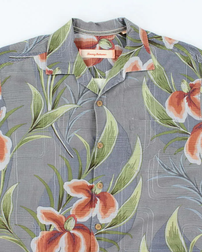 Vintage 2000's Tommy Bahama Silk Patterned Hawaiian Shirt - M sold by Rokit product image thumbnail 3