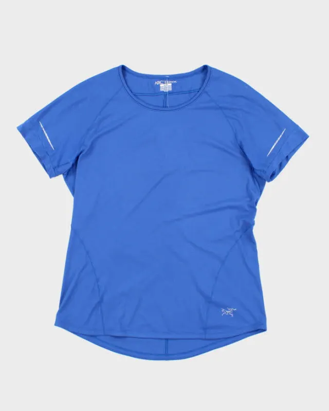 Vintage 2000's Arc'teryx Lightweight Small Logo Sports T-Shirt - L sold by Rokit