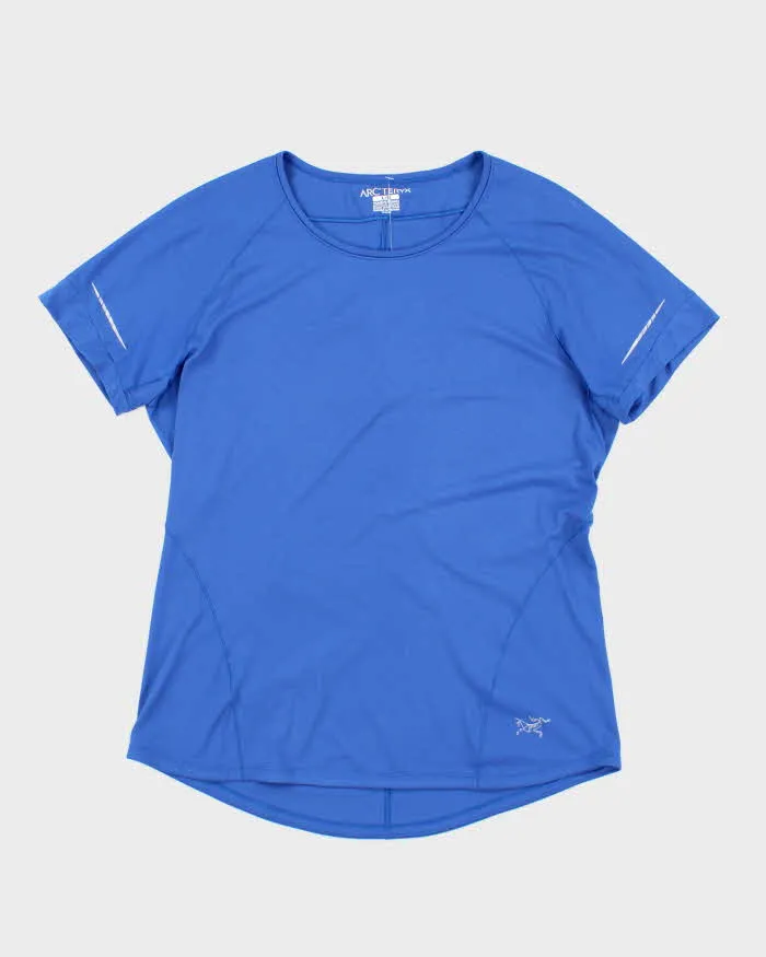 Vintage 2000's Arc'teryx Lightweight Small Logo Sports T-Shirt - L sold by Rokit