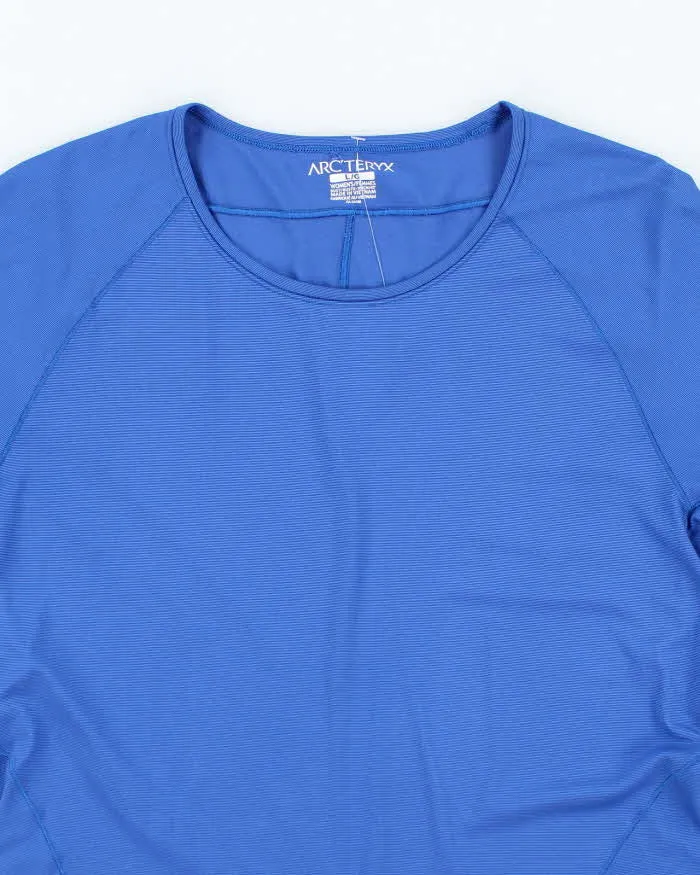 Vintage 2000's Arc'teryx Lightweight Small Logo Sports T-Shirt - L sold by Rokit product image thumbnail 3