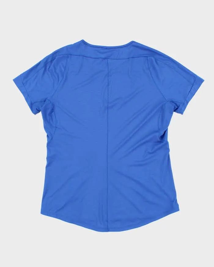 Vintage 2000's Arc'teryx Lightweight Small Logo Sports T-Shirt - L sold by Rokit product image thumbnail 2