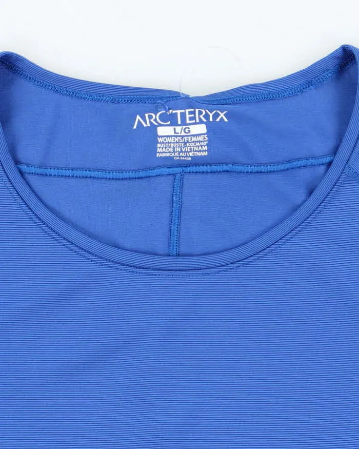 Vintage 2000's Arc'teryx Lightweight Small Logo Sports T-Shirt - L sold by Rokit product image thumbnail 5