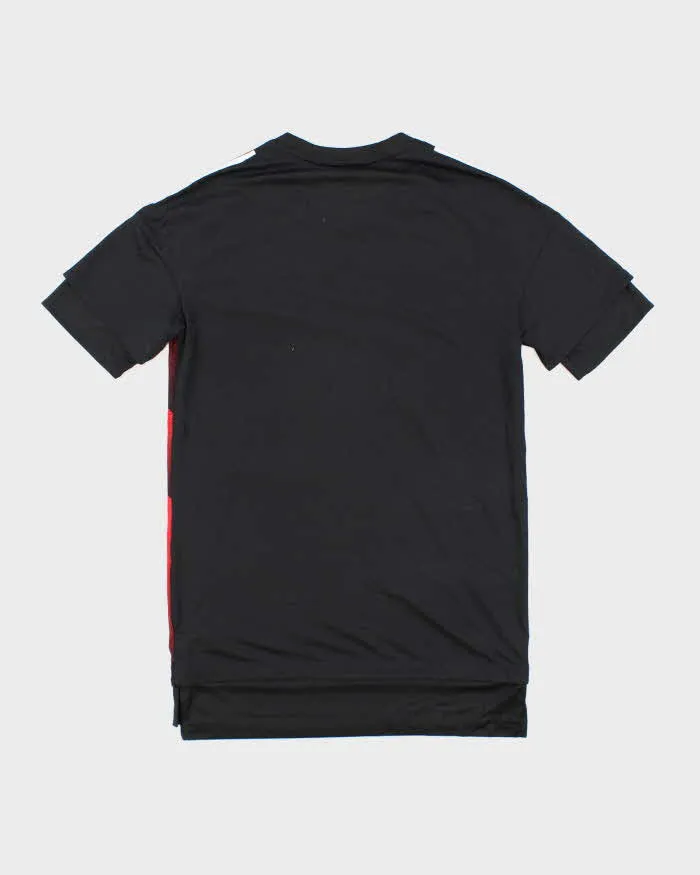 Adidas Manchester United 2017/18 Training Football Shirt - S sold by Rokit product image thumbnail 2