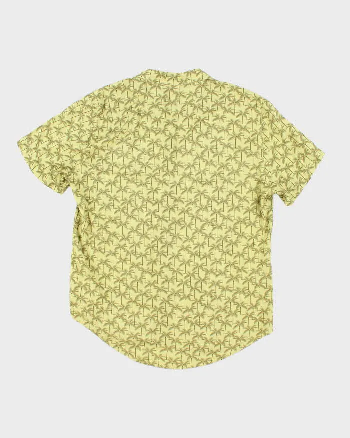 Vintage Y2K Guess Palm Printed Lightweight Hawaiian Shirt - L sold by Rokit product image thumbnail 2