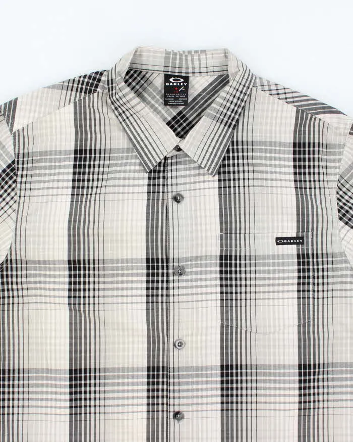 Vintage 2000's Oakley Checked Short Sleeve Shirt - L sold by Rokit product image thumbnail 3