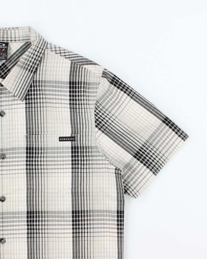Vintage 2000's Oakley Checked Short Sleeve Shirt - L sold by Rokit product image thumbnail 4