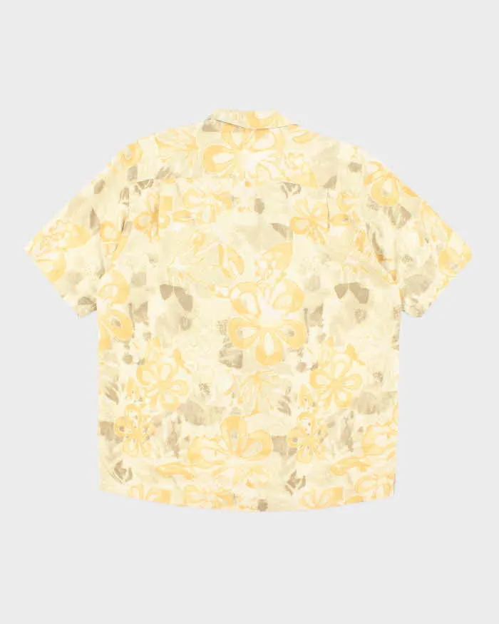 Vintage Tommy Bahama Silk Hawaiian Shirt - M sold by Rokit product image thumbnail 2