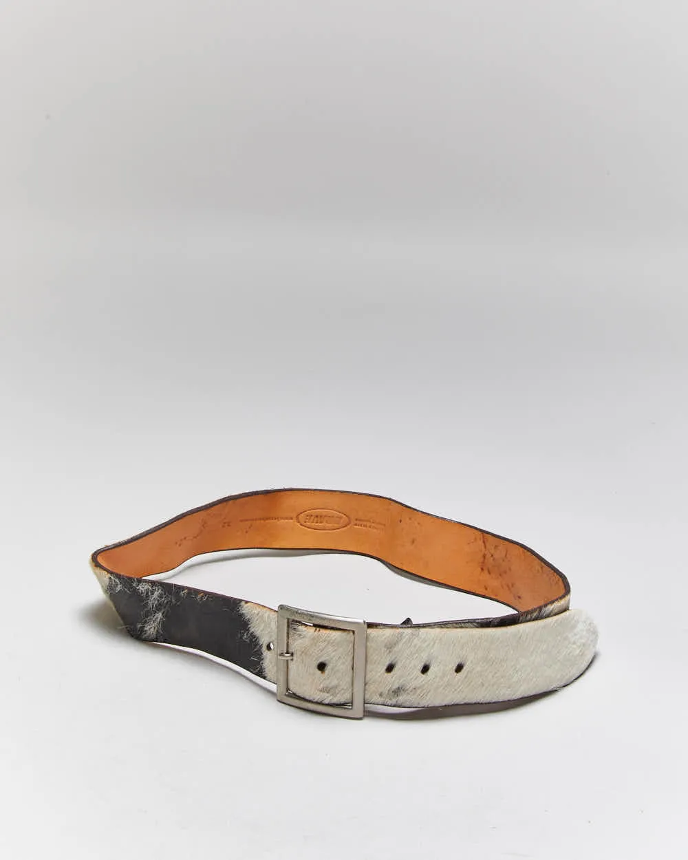 Vintage Y2k 00s Brave Cow Hide Leather Belt - W30-W34 sold by Rokit product image thumbnail 2