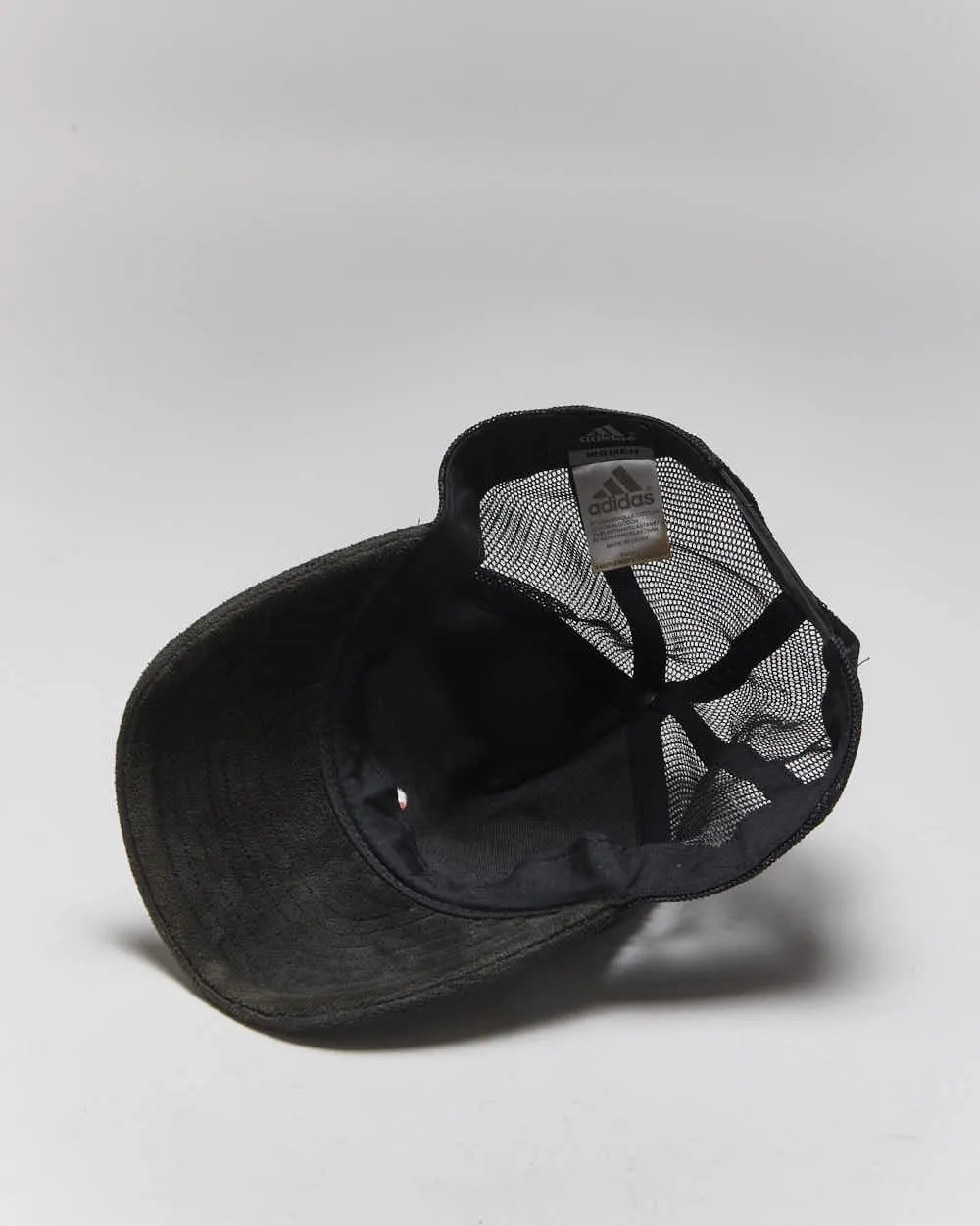 Vintage 2000's Adidas Small Logo Trucker Cap - OS sold by Rokit product image thumbnail 5