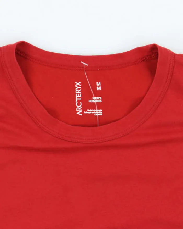 Vintage Arc'teryx Lightweight Pocket T-Shirt - M sold by Rokit product image thumbnail 5