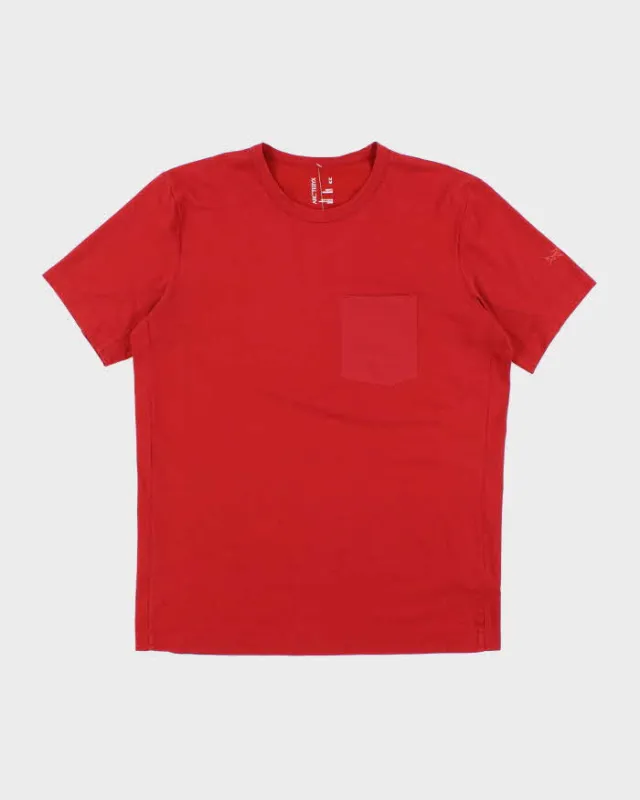 Vintage Arc'teryx Lightweight Pocket T-Shirt - M sold by Rokit
