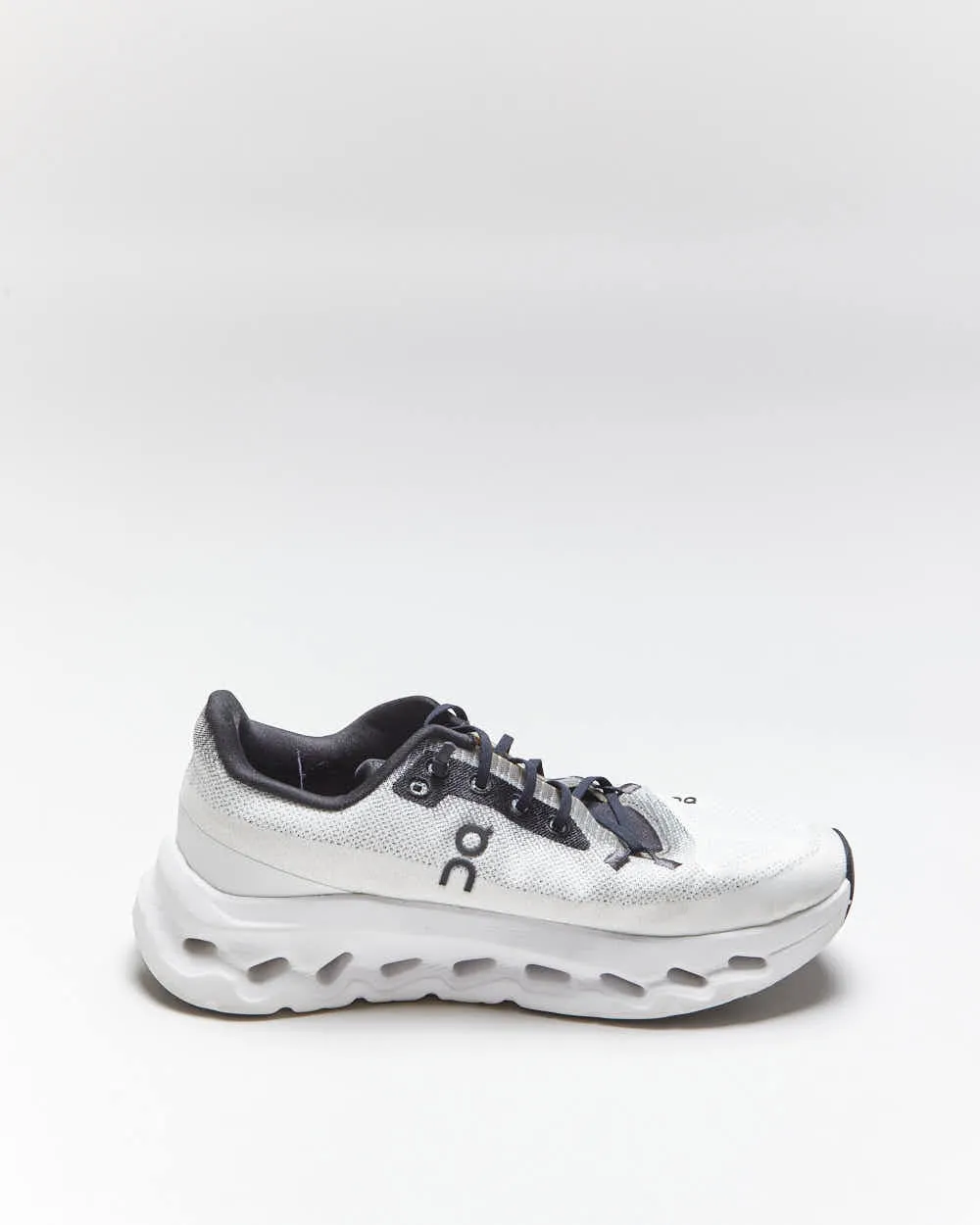 ON Cloudlit Trainers - UK5 sold by Rokit product image thumbnail 2