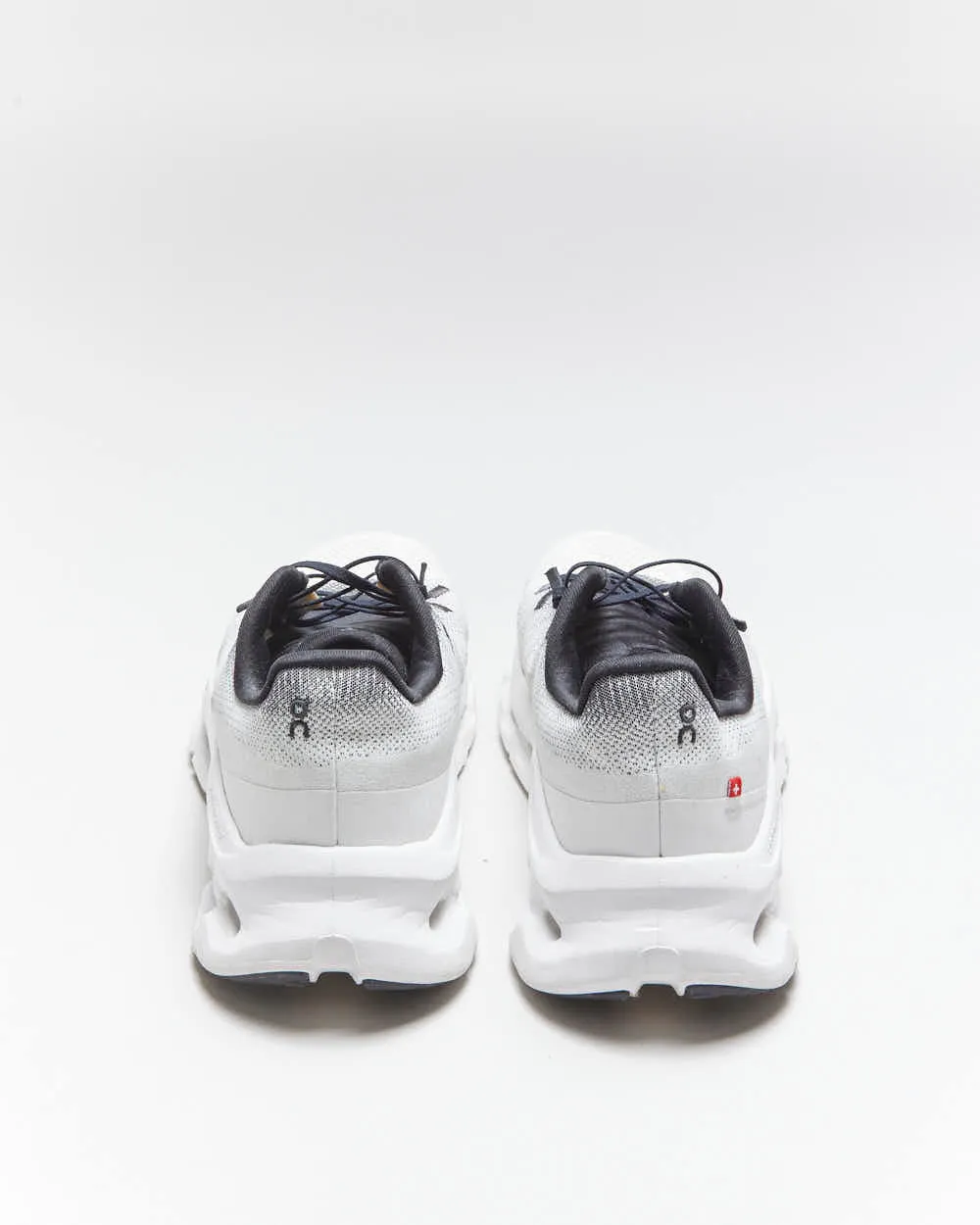 ON Cloudlit Trainers - UK5 sold by Rokit product image thumbnail 4